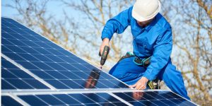 Installation Maintenance Panneaux Solaires Photovoltaïques à Acoua